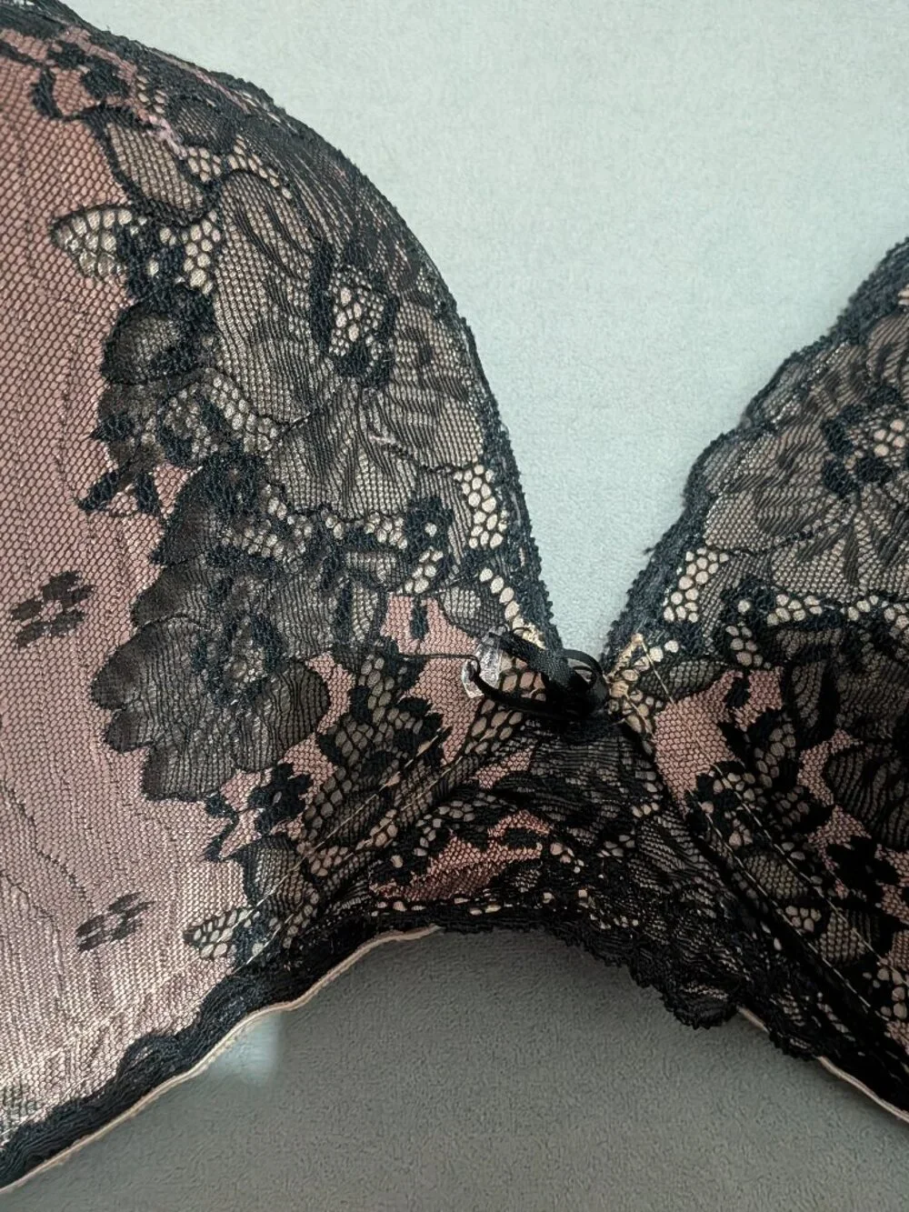 Parissa Satin-Like Bra (40H)